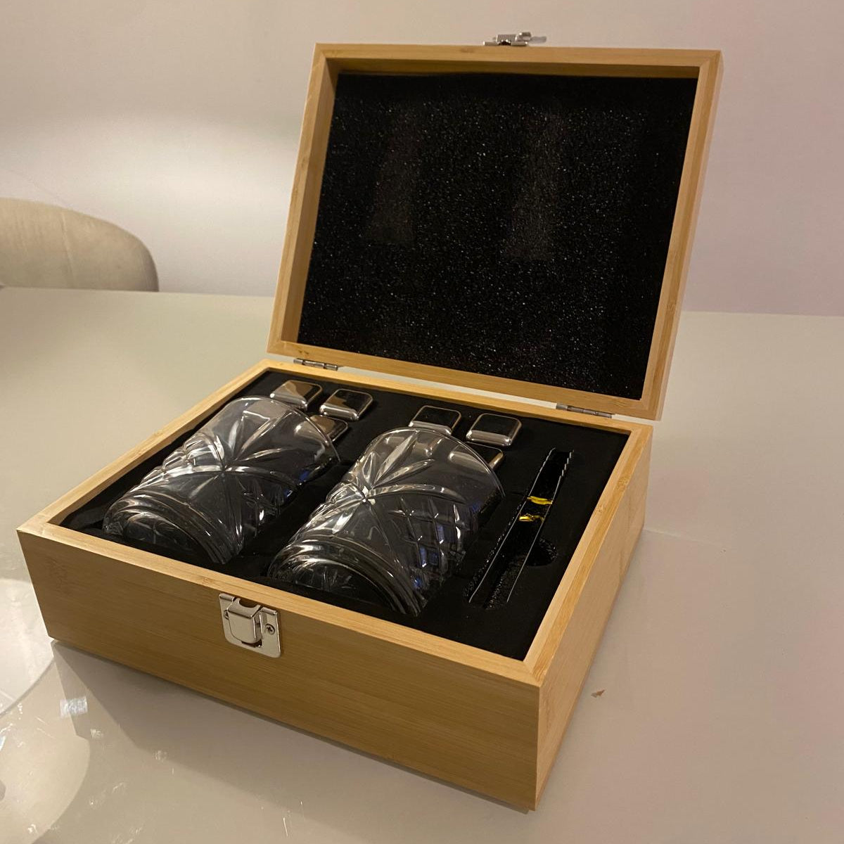 Set de Whisky Premium en Caja de Bambú