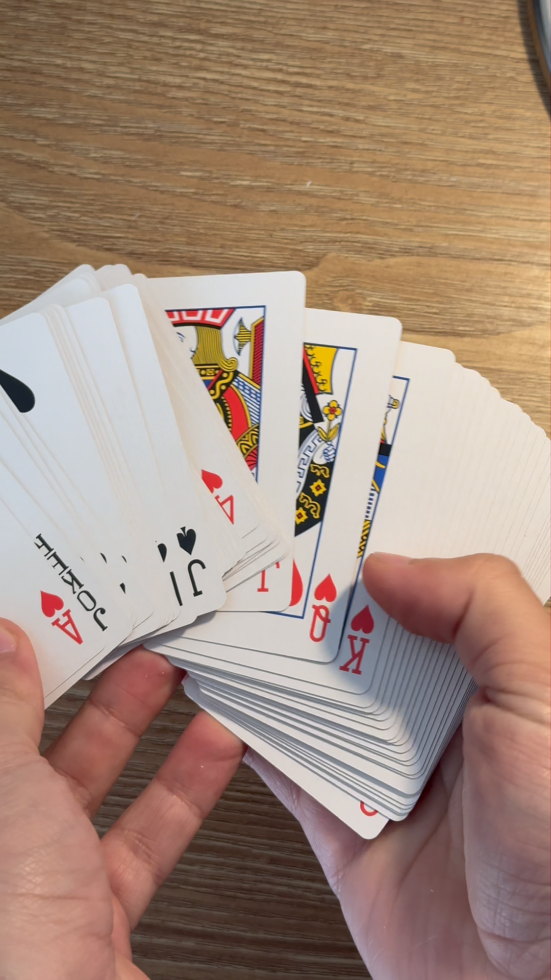 Caja Vino Madera + Set Póker, Cartas y Sacacorchos